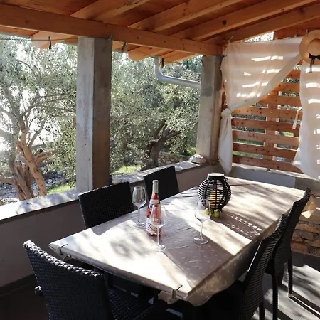 Otok Pasman-kamena Kucica Muscet Chalet