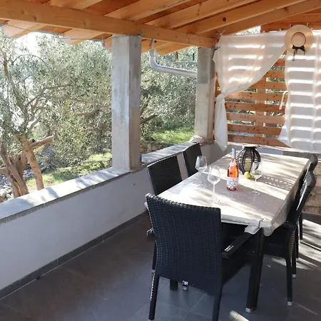 Otok Pasman-kamena Kucica Muscet Chalet *