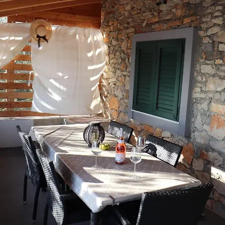 Otok Pasman-kamena Kucica Muscet Chalet